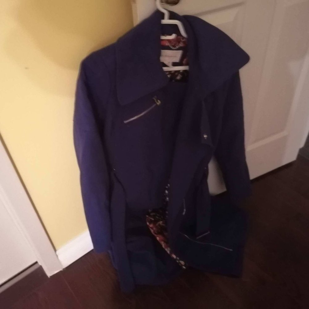 Coat - Picture 3 of 3